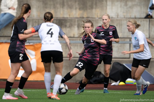 01 Liis Hell mängus Viimsi JK vs Saku Sporting 0-4 12.09.26