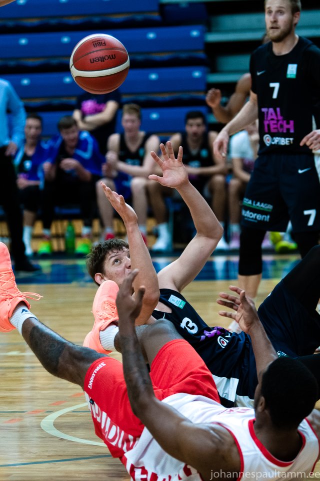 13 TalTech vs Salon Vilpas 64-73 17.09.22
